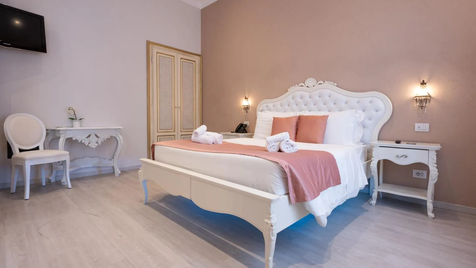 **  Contessa Arrivabene Antica Dimora Bed & Breakfast Rome Italy